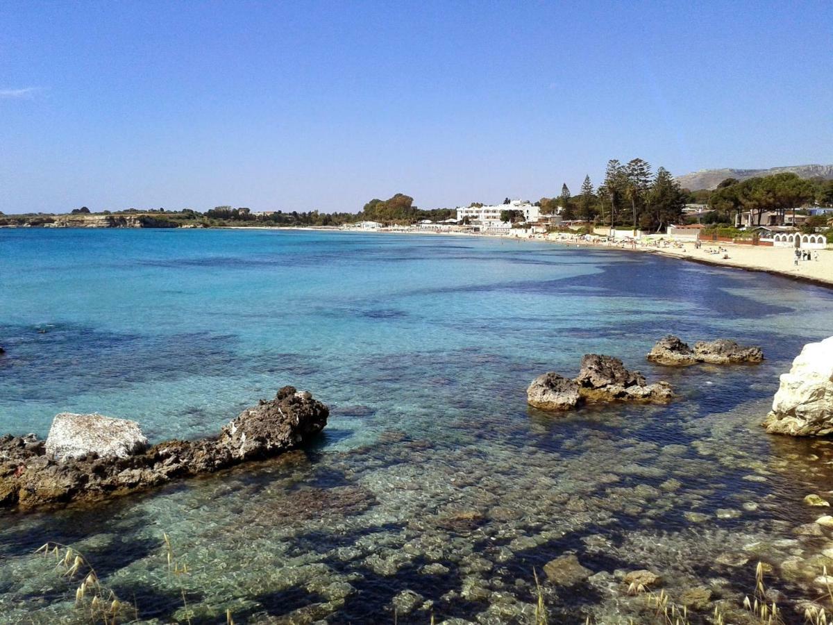 A Due Passi Dal Mare Con Piscina Villa Fontane Bianche Exterior foto