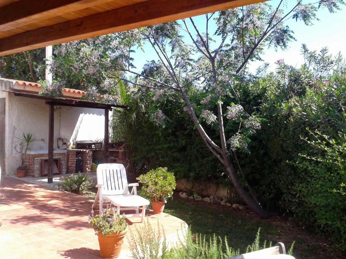 A Due Passi Dal Mare Con Piscina Villa Fontane Bianche Exterior foto