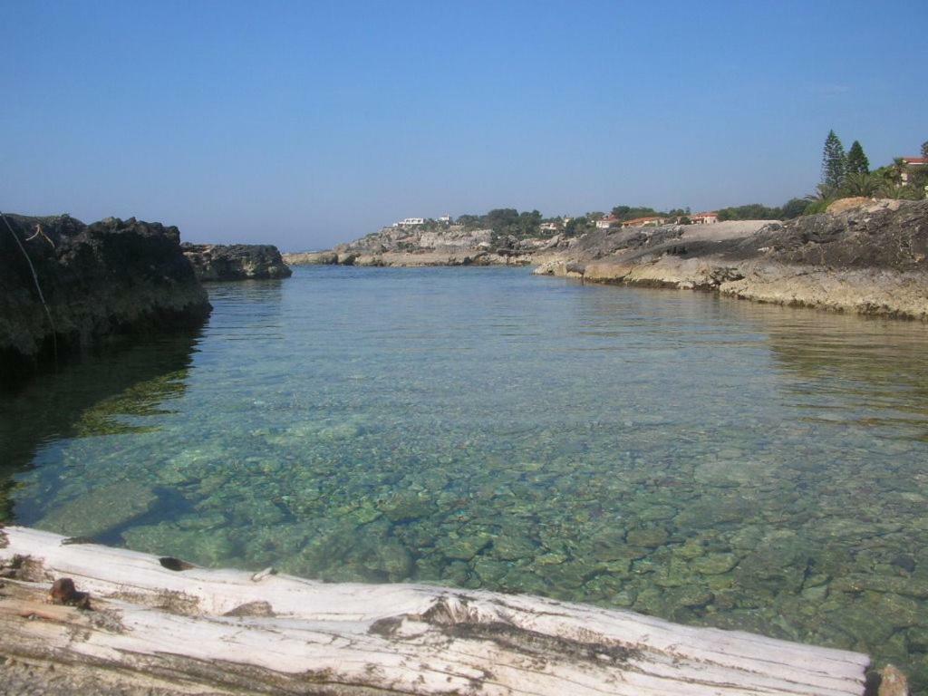 A Due Passi Dal Mare Con Piscina Villa Fontane Bianche Exterior foto