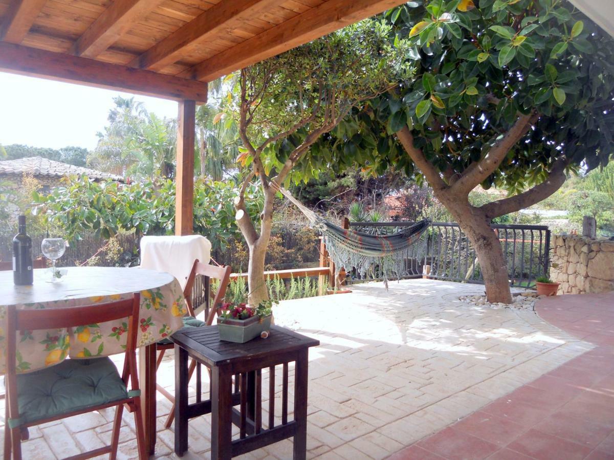 A Due Passi Dal Mare Con Piscina Villa Fontane Bianche Exterior foto