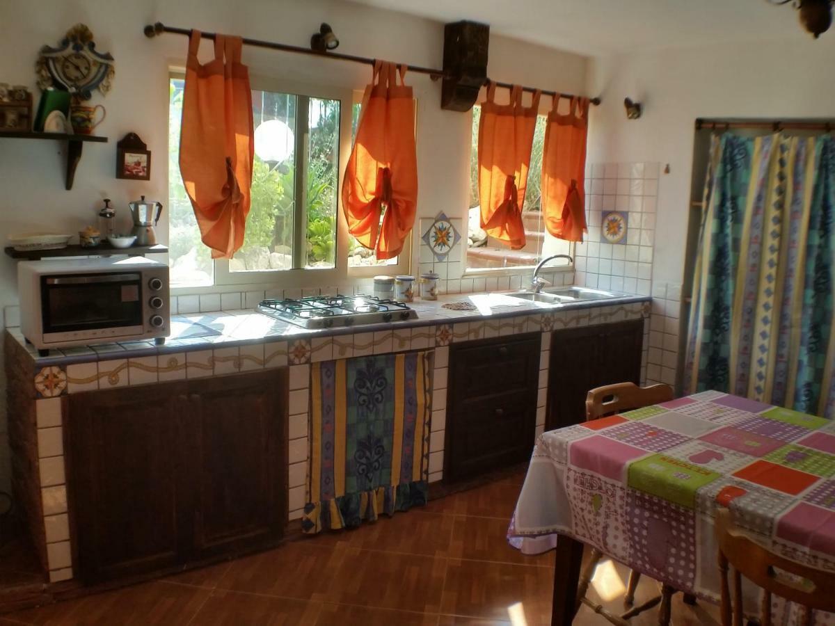 A Due Passi Dal Mare Con Piscina Villa Fontane Bianche Exterior foto